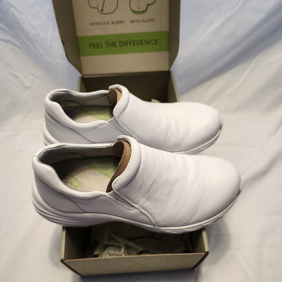 Women's Leather Align Dorrin Shoes Size 6M White Nursing Medical Uniform Shoes - Picture 1 of 16